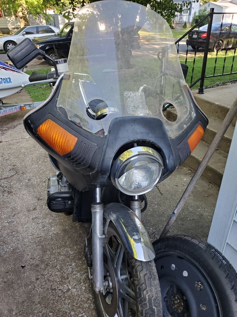 1979 honda goldwing needs work and has spare parts bike with tittle