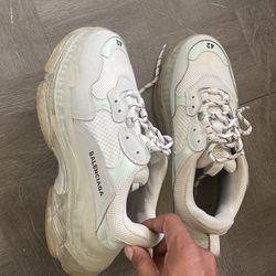 Balenciaga 