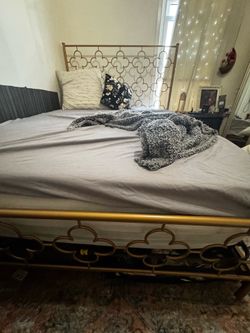 Queen bed with mattress