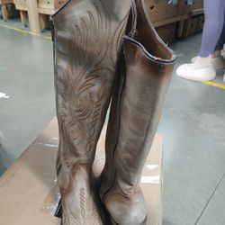 Ladies Circle G. Made In Mexico.  Sizes 8.5