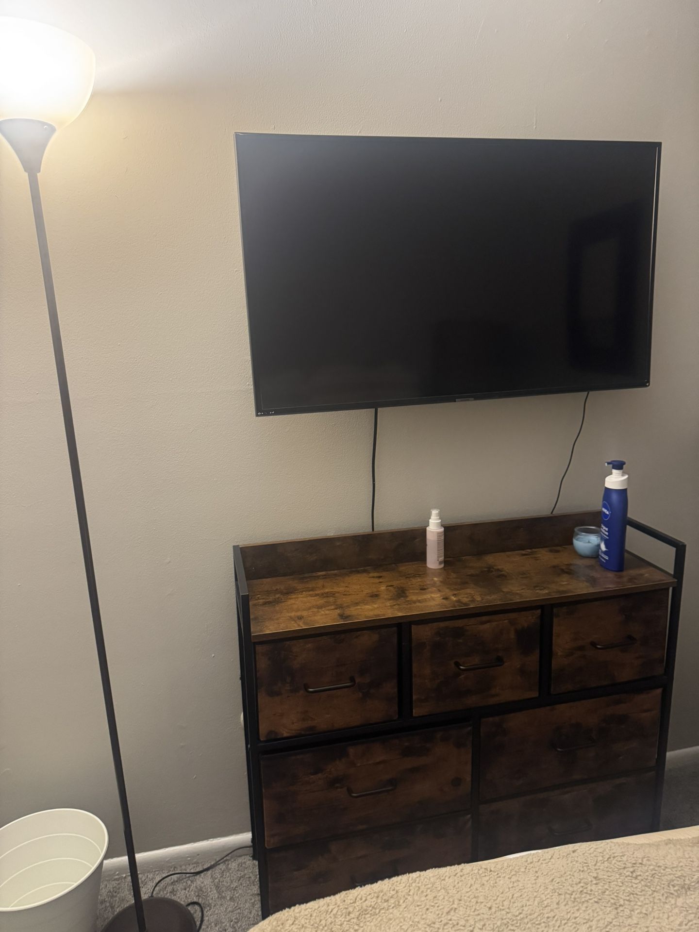 Brown Furniture/bedding