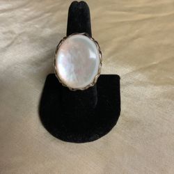 925 SILVER AND MOTHER OF PEARL RING