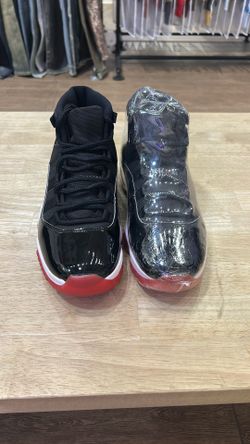 LIGHTLY USED JORDAN 11 BRED (2019) OG SZ10