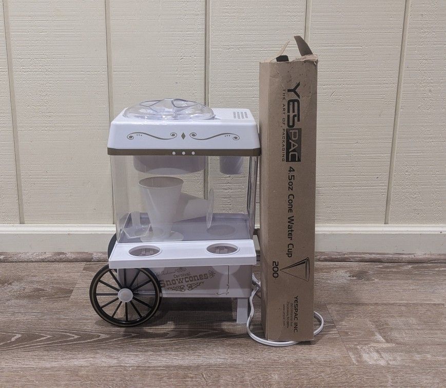 Old Fashioned Carnival Snow Cone Maker + Cups