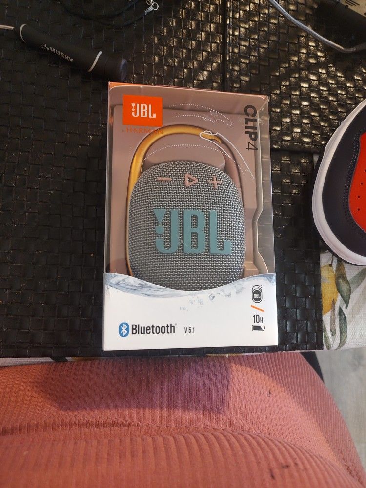 JBL Bluetooth Speaker Clip 4