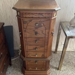 Beautiful Jewelry chest 