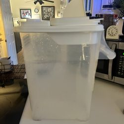Dog food container 