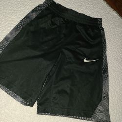 Short Nike Size L
