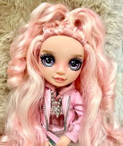 Rainbow High Winter Wonderland Bella