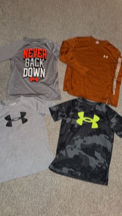 4 Under Armour Logo Tees Youth L
