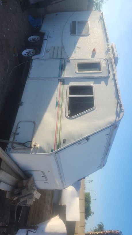 Camping Trailer $2000 Clean Title
