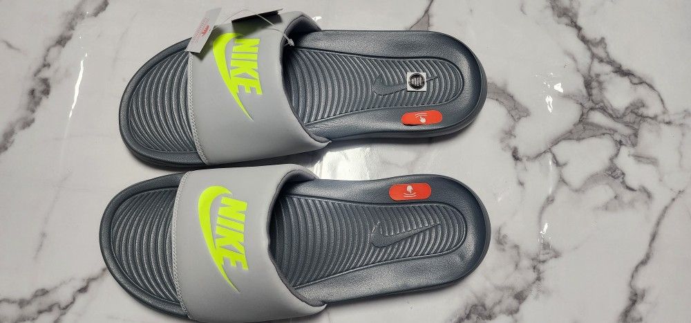 Men's Nike Size 15 New