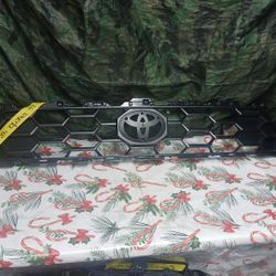 2025-26 Toyota 4Runner Grill
