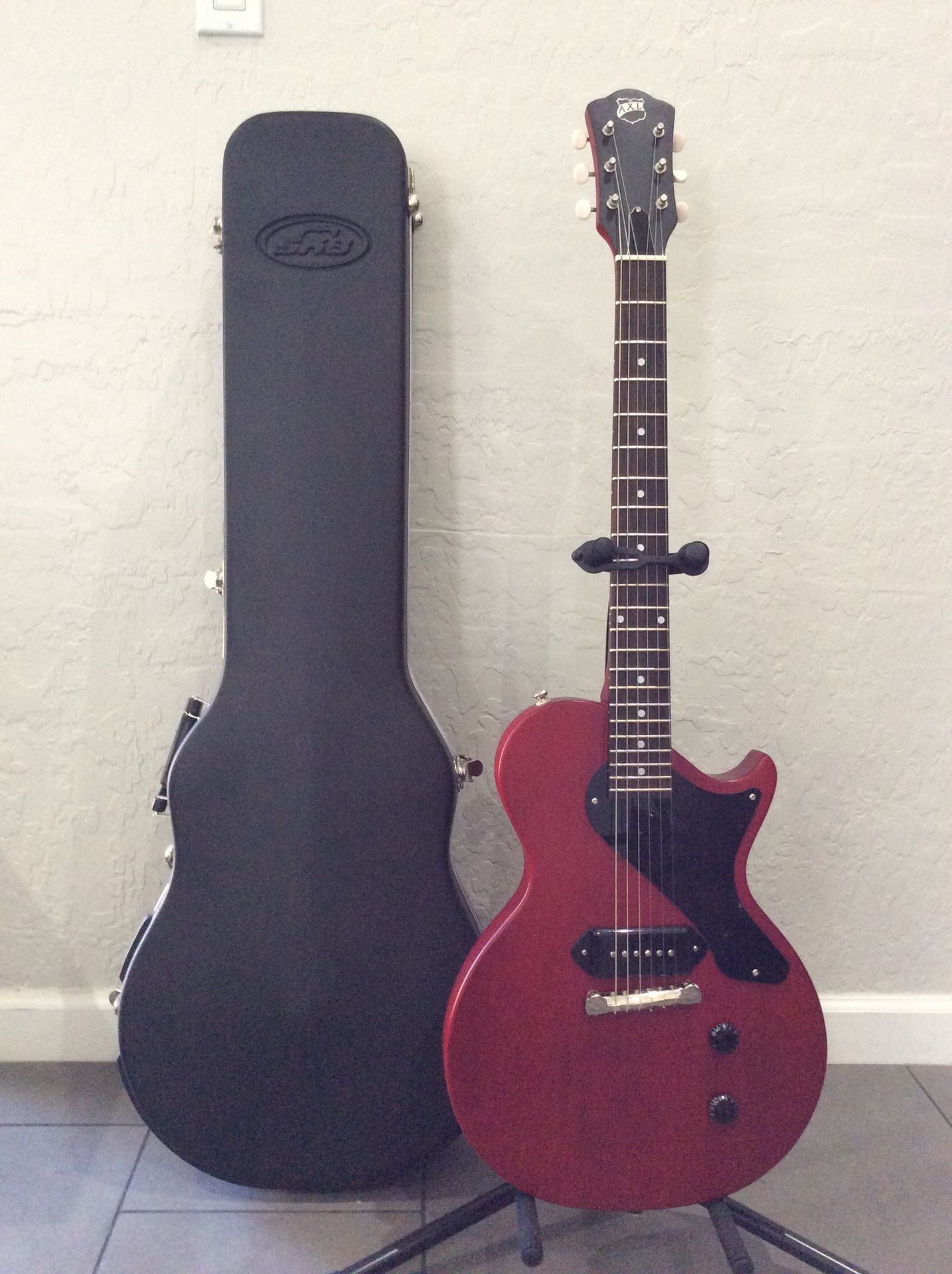 AXL Bulldog AL 1090 Guitar Les Paul Style Made in USA $750 Firm