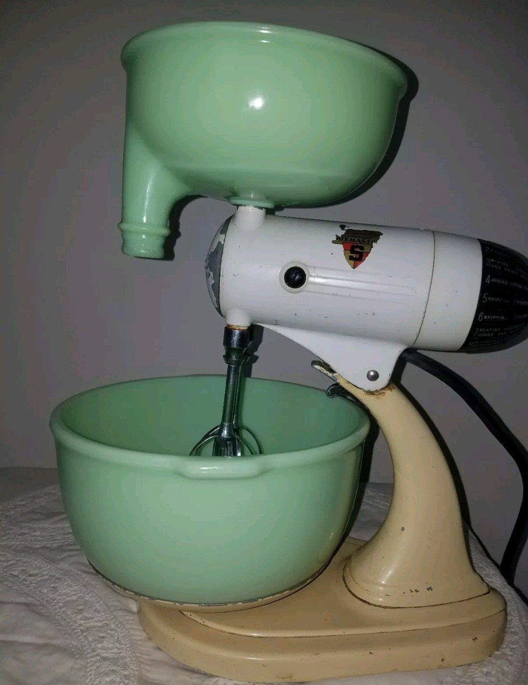 Best Antique Sunbeam Mixmaster Electric Mixer With Jadeite Bowl And Jadeite  Juicer Attachment for sale in Toms River, New Jersey for 2024