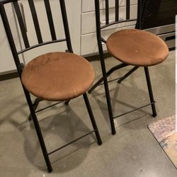 COLLAPSIBLE BAR STOOLS
