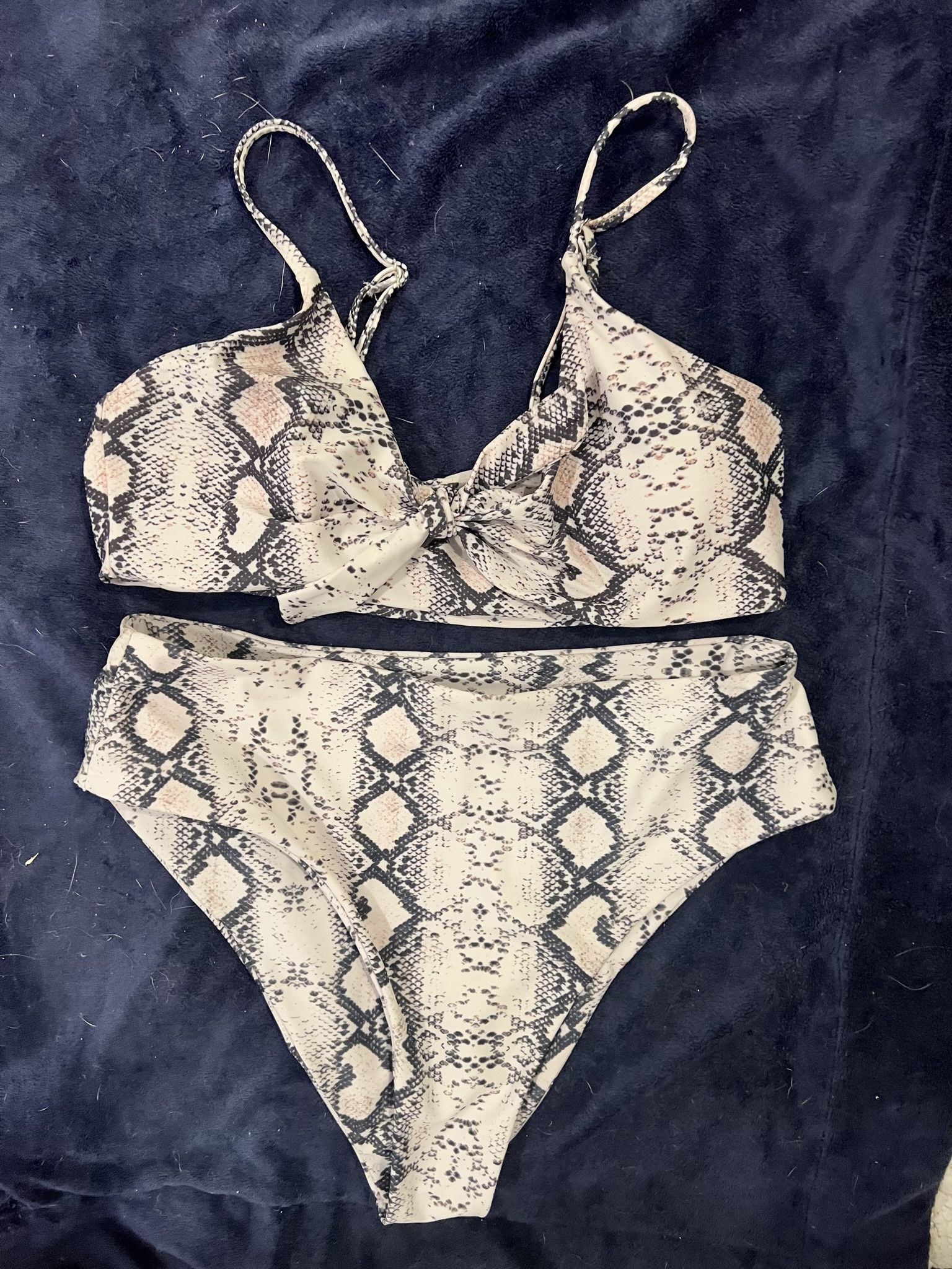 2 Bikini Tops + 1 Bikini Bottom