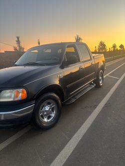 2001 Ford  F - 150. Lariat