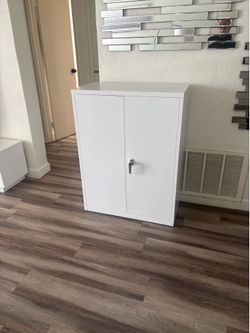 Metal Locking File Cabinet 3 shelf large