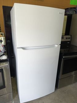 Frigidaire refrigerator top and bottom works good 💯2️⃣ months warranty 📌