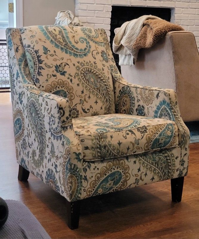 Lochian Armchairs Pair - 34x29x37 - Solid Woodl Frame and Legs. Multicolored Pattern.