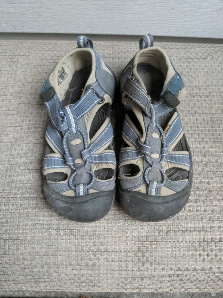 Boys "Keen" Water Shoes Sz. 2
