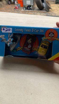 Collectible Looney Tunes three car set