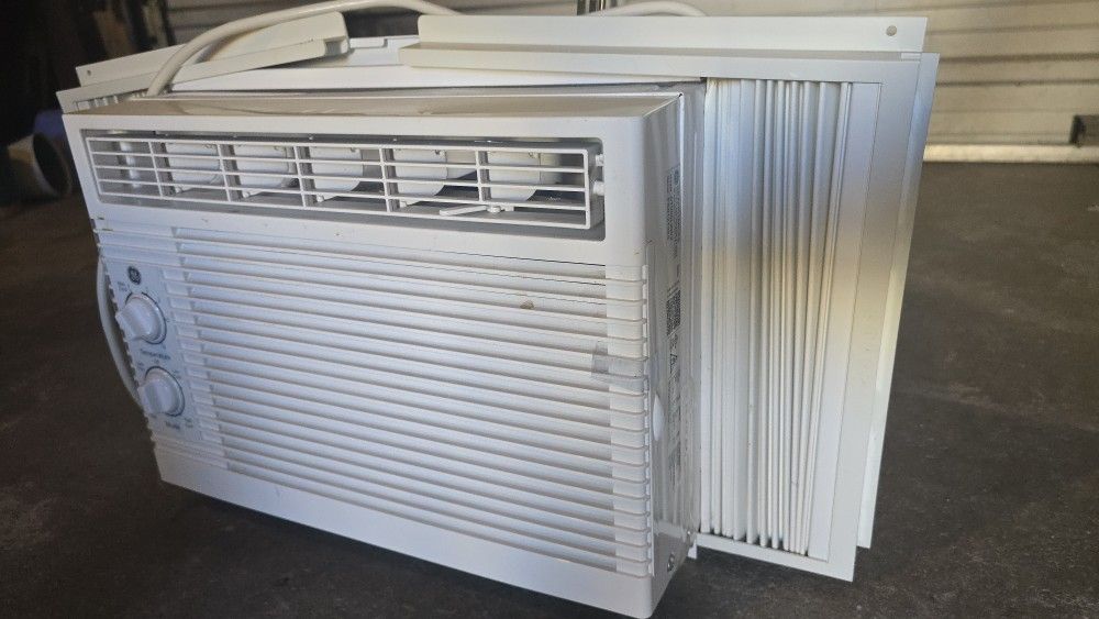 GE Small Room Window Air Conditioner 