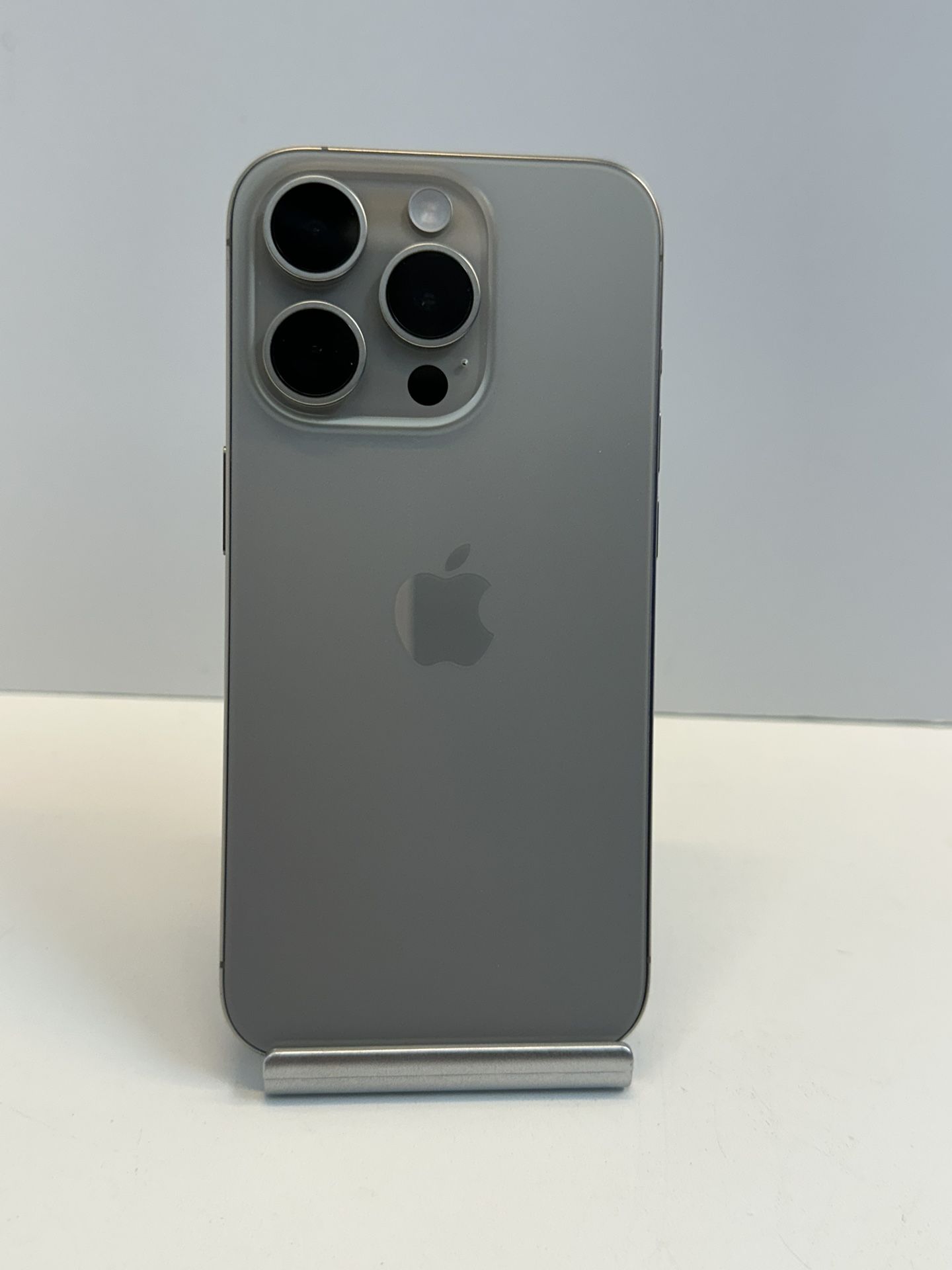 Apple iPhone 15 PRO 256gb. ( Fully Unlocked )