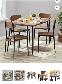 Table with 4 chairs