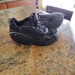 StyleToners Walking Shoes, Size 7M, Black, 2"Heel, Improves Balance 