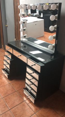 Hollywood Vanity Makeup Table In Black with Mirror Brand New In Box ONLY $599