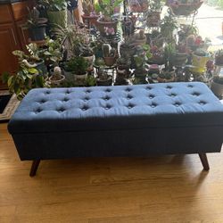 Bench storage ottoman 