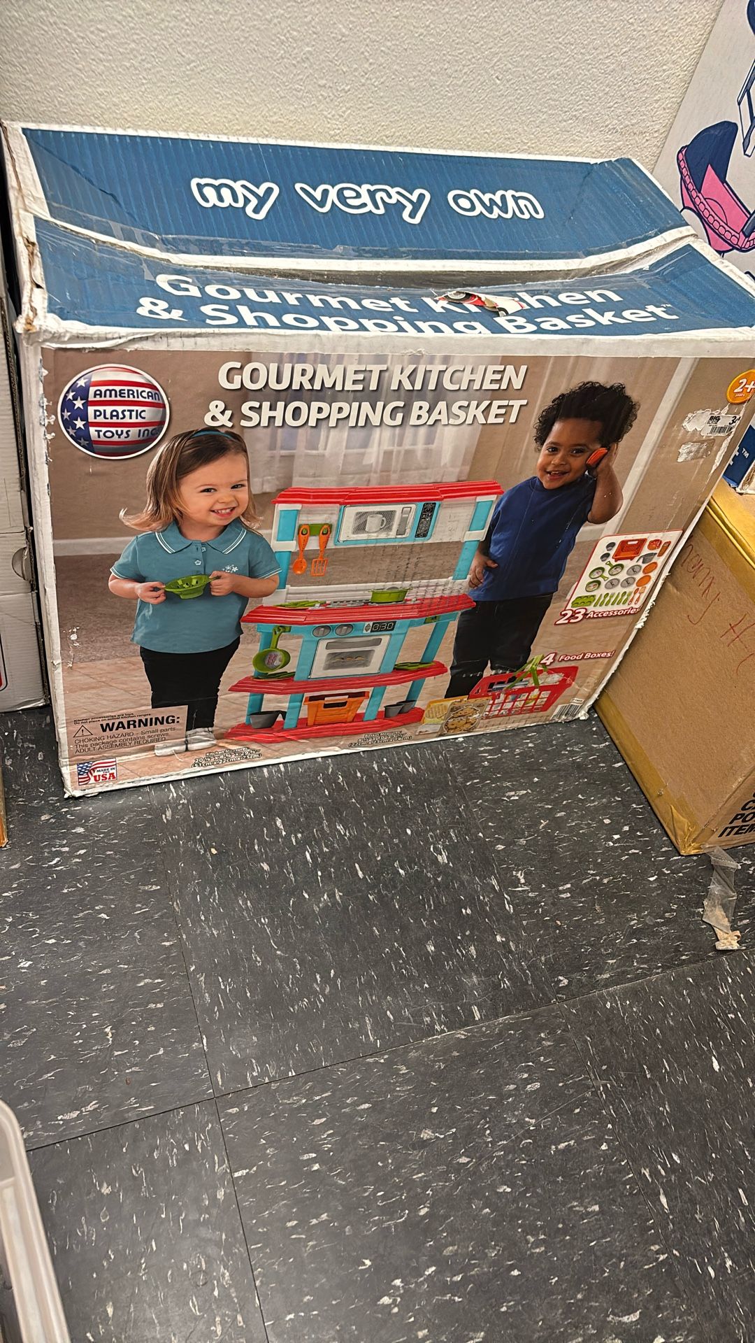 Kids gourmet Kitchen And Shopping Basket