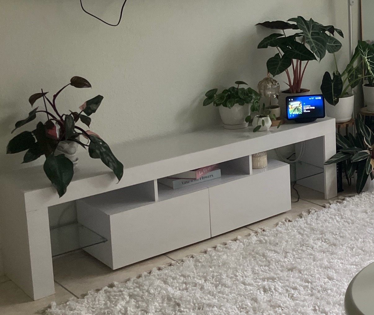 Modern White High Gloss TV Stand