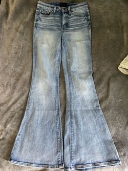 Buckle jeans