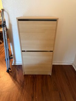 Shoe cabinet