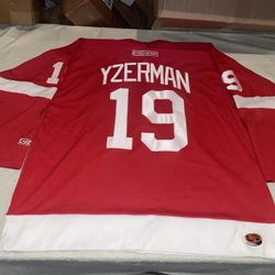 Steve Yzerman Detroit Red Wings CCM Jersey Sewn Men Xl Vintage Nhl 90s Clean