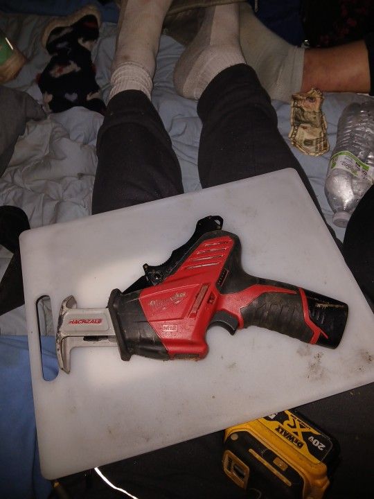 MILWAUKEE'S 2420-20 M12 Fuel Hackzall Reciprocating Saw