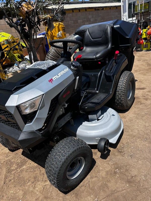 Murray MT100 42-inch, 13.5 HP, 500 cc, E1350 Series, Briggs & Stratton Engine, 6-Speed, Manual, Gasoline Riding Mower with Bag