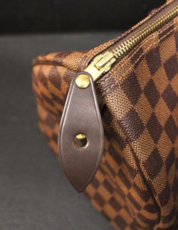 Authentic Louis Vuitton Speedy Bandouliere 35 Damier Ebene with key for  Sale in Long Beach, CA - OfferUp