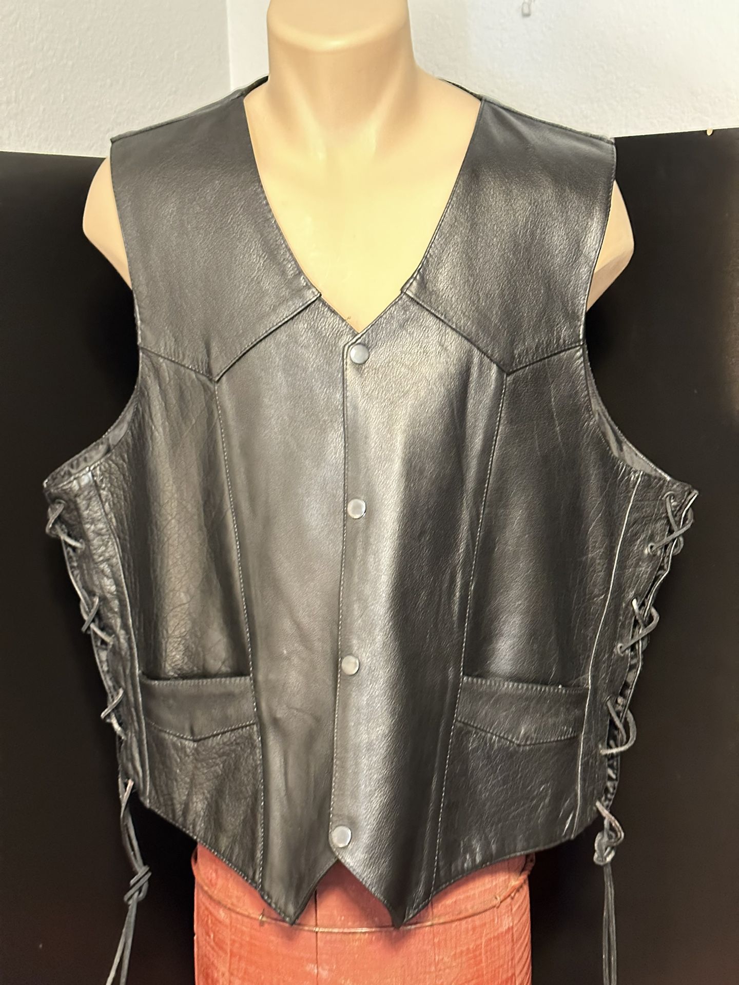 Leather King NWT Men’s Motorcycle Vest Size 50 Black