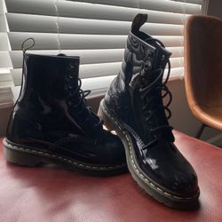 Doc Martens Combat Boot