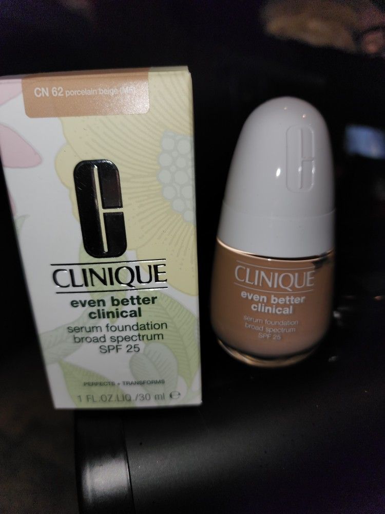 Clinique Even Better Clinical Foundation porcelain beige CN62