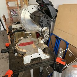 Electric saw With Table 
