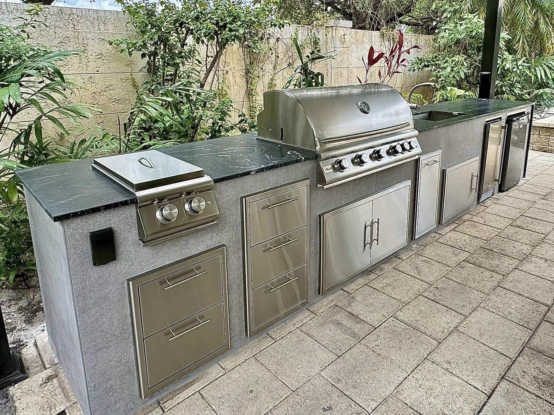 Outdoor Kitchen