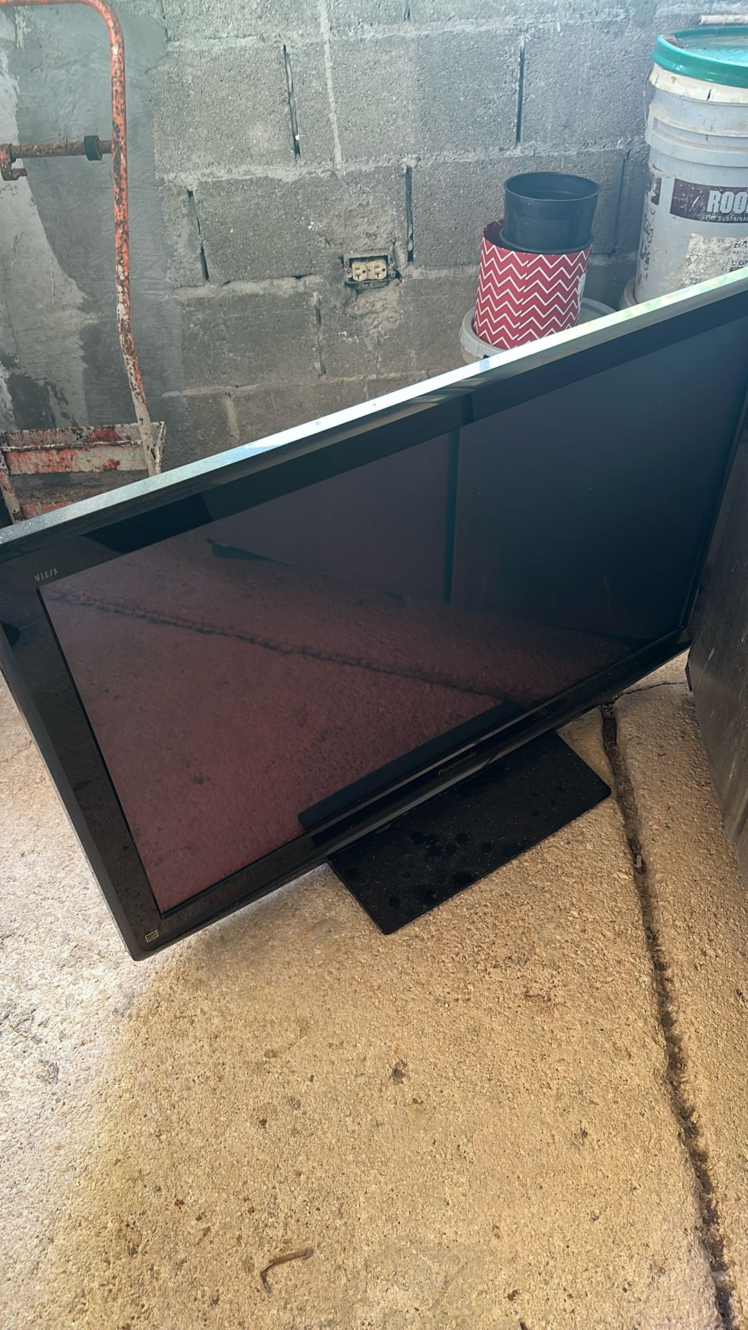 TV With No Sound - Free
