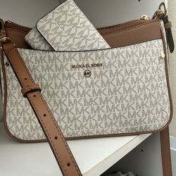 Authentic Michael Kors Purse With Matching Wallet 