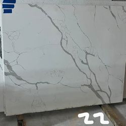 43x26 White Quartz With Gray Veins 