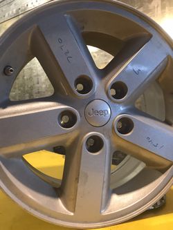 Jeep Wheel 16” like new